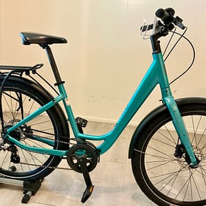 Gorgeous Giant Comfortable Hybrid | LOADED | LIKE NEW | 1-owner | Ready to Roll | Disc Brakes