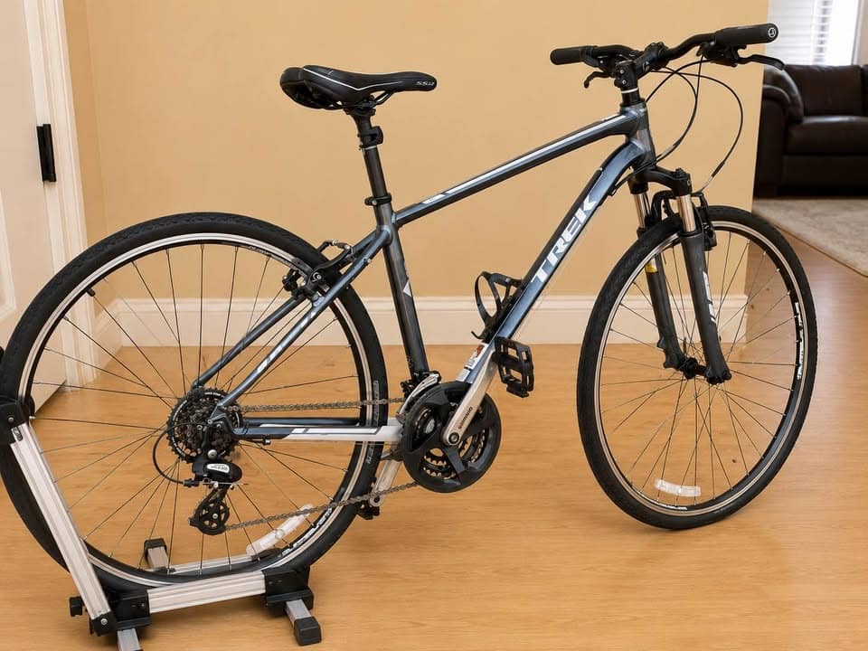 Trek Dual Sport Hybrid Bike | 1-owner | New Tires & Grips